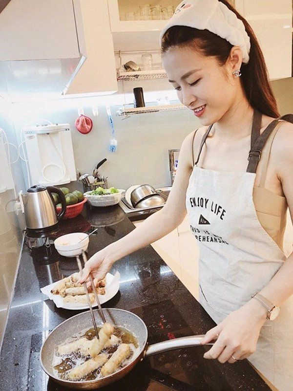 Nhà celeb phòng bếp của tăng thanh hà đông nhi và dàn sao việt gọn gàng sang trọng thấy mê - 12