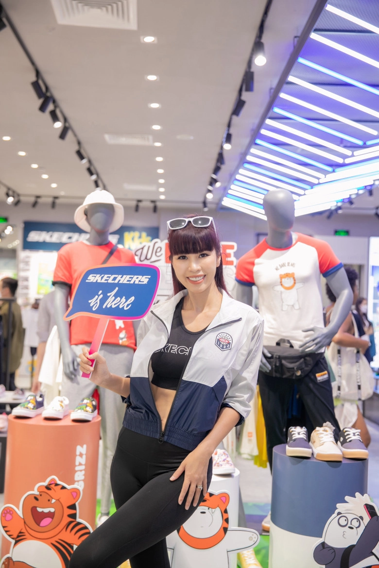 Nha skechers vưa ra măt cưa hang concept mơi tai crescent mall khiên cac tin đô thơi trang đưng ngôi không yên - 3