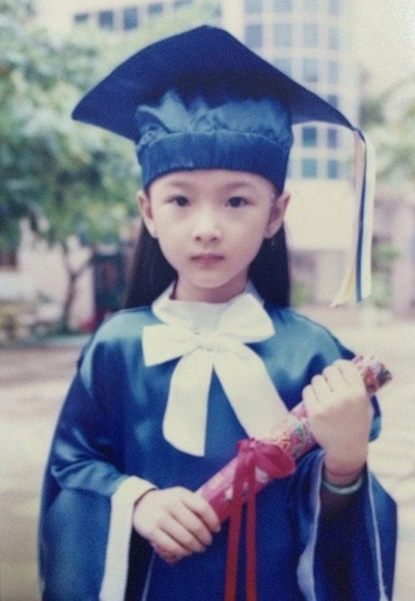 Nhan sắc angela phương trinh từng sở hữu môi tều phiên bản lỗi giờ đẹp thanh thoát - 2