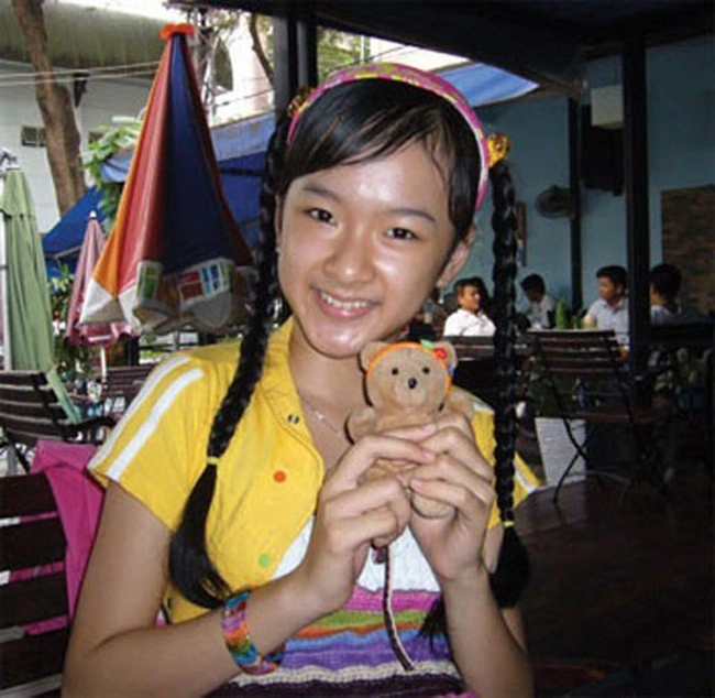 Nhan sắc angela phương trinh từng sở hữu môi tều phiên bản lỗi giờ đẹp thanh thoát - 3