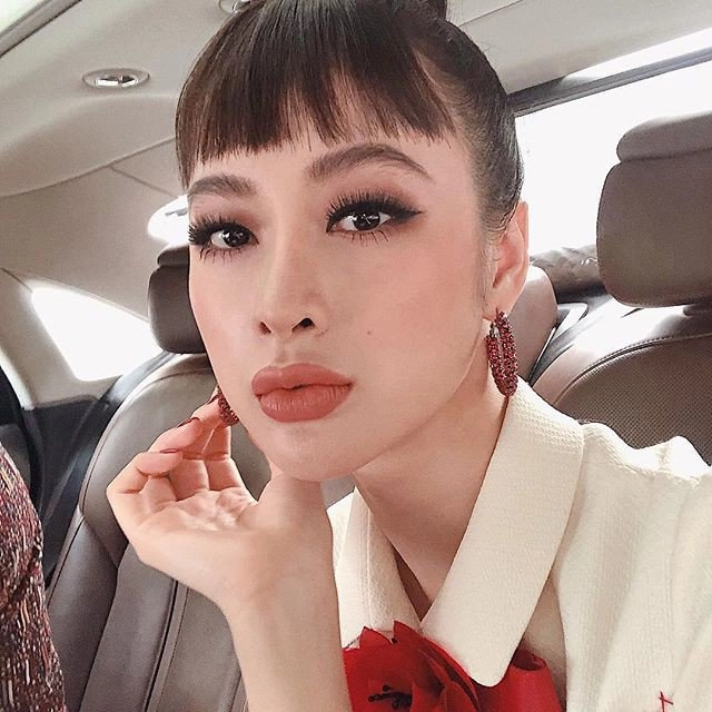 Nhan sắc angela phương trinh từng sở hữu môi tều phiên bản lỗi giờ đẹp thanh thoát - 12