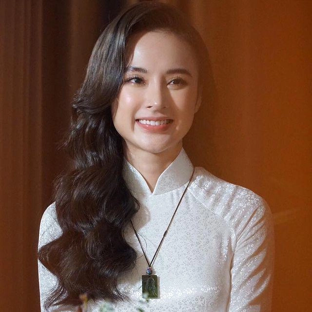 Nhan sắc angela phương trinh từng sở hữu môi tều phiên bản lỗi giờ đẹp thanh thoát - 16