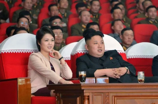 Nhan sắc nền nã bà xã chủ tịch kim jong-un chỉ mặc một kiểu đồ vẫn toát cốt cách - 11