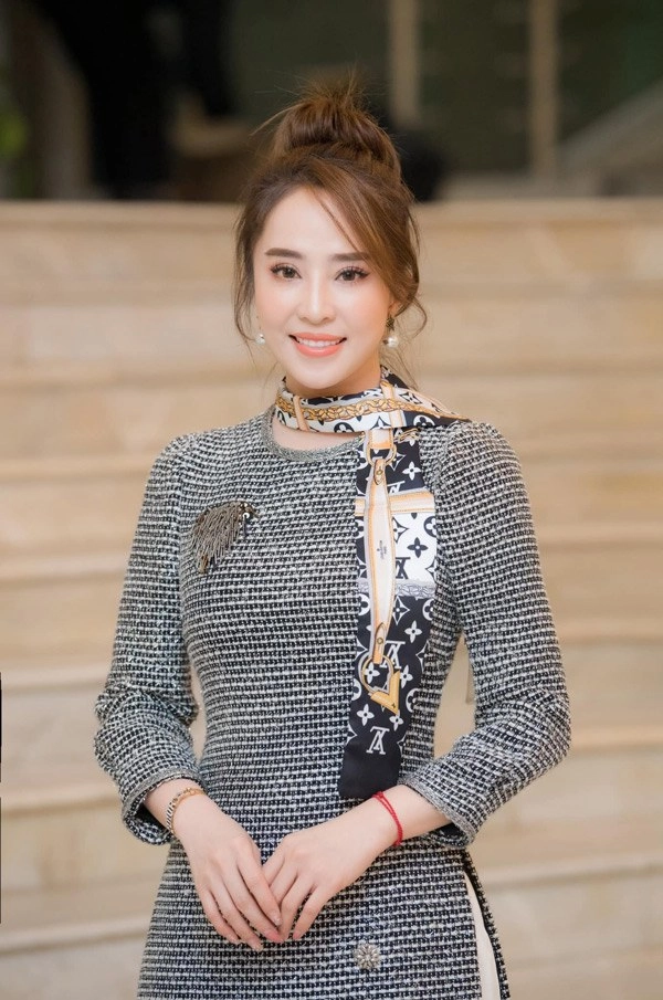 Nhan sắc nở rộ sau thẩm mỹ quỳnh nga được khen ngợi hết lời - 11