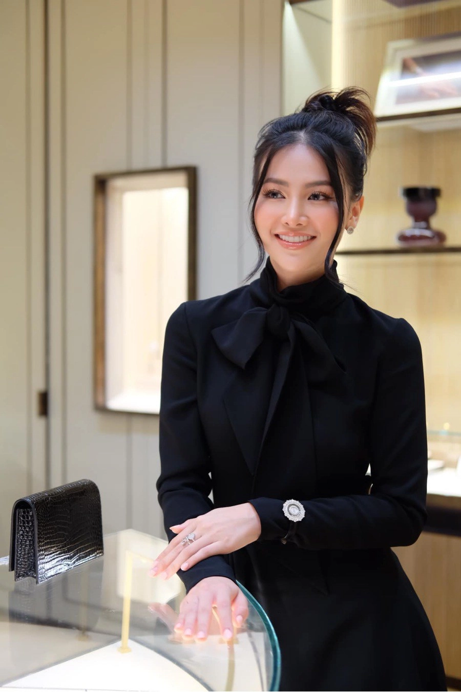 Nhan sắc thật của phương khánh trong ống kính team qua đường thuý kiều trong truyền thuyết là đây - 9
