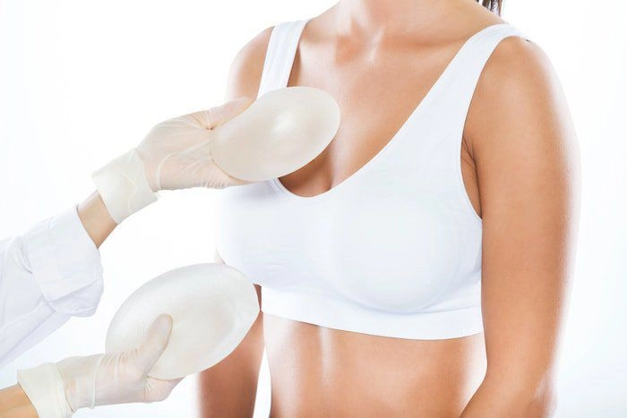 Nhiều sao nữ tháo túi độn ngực trở về với vẻ đẹp tự nhiên nguyên nhân vì đâu - 16