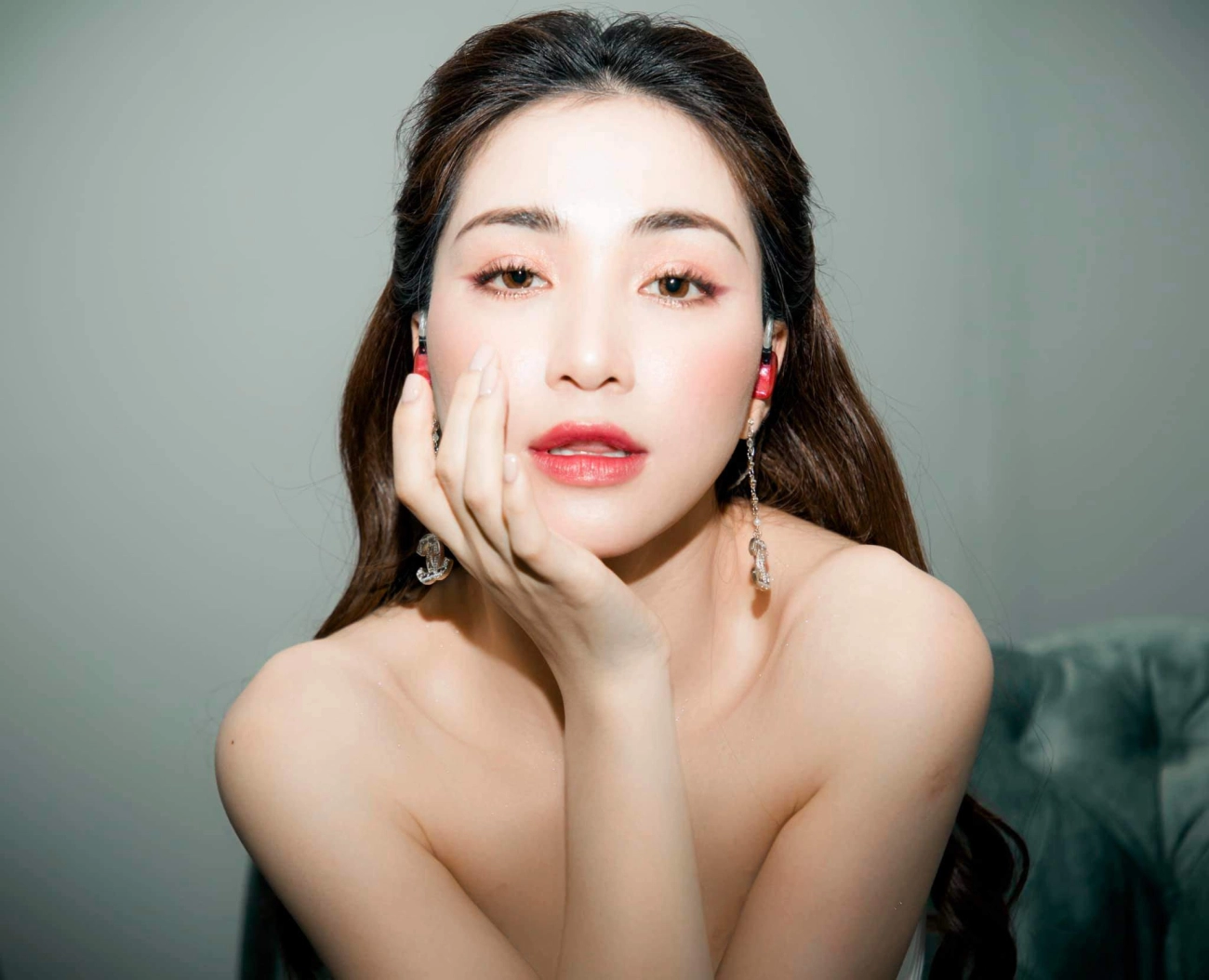 Nhìn móng tay hoà minzy cụt lủn bong tróc thấy thương nhưng lí do ai nấy đều đồng cảm - 1