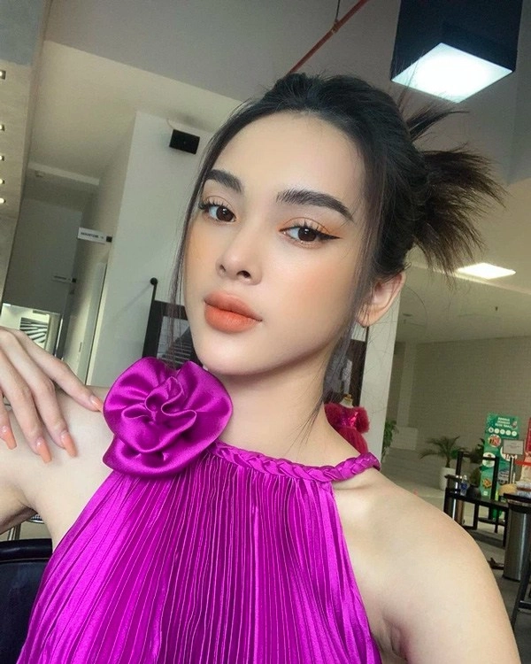Nhung bo phan de bi nhìn nham là phau thuat tham my nhat trên guong mat sao việt - 1