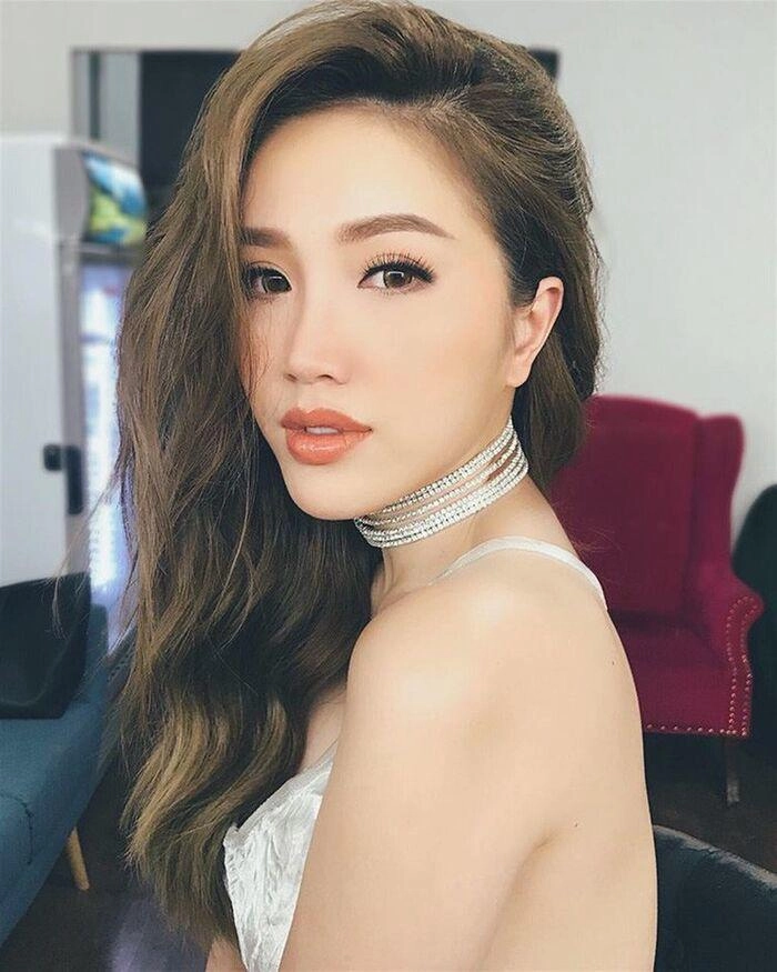Nhung bo phan de bi nhìn nham là phau thuat tham my nhat trên guong mat sao việt - 18