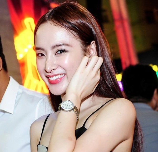 Những chiếc mũi cong vẹo của các ngôi sao bị nghi do phẫu thuật thẫm mỹ - 5