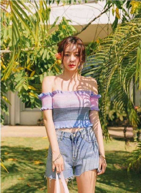 Những kiểu áo croptop siêu tôn dáng nàng mặc ở nhà hay ra đường đều chuẩn sành điệu - 9