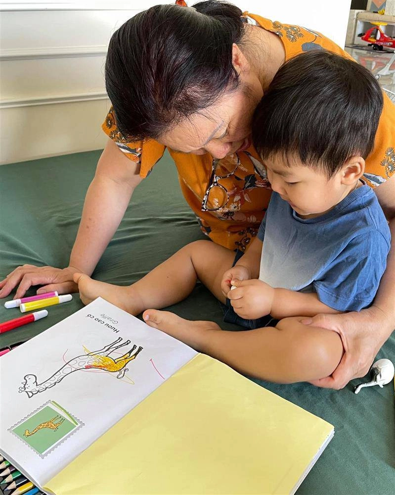 Những nhóc tỳ sao việt có bà nội quyền lực là nữ đại gia cưng chiều cháu hết mực - 3