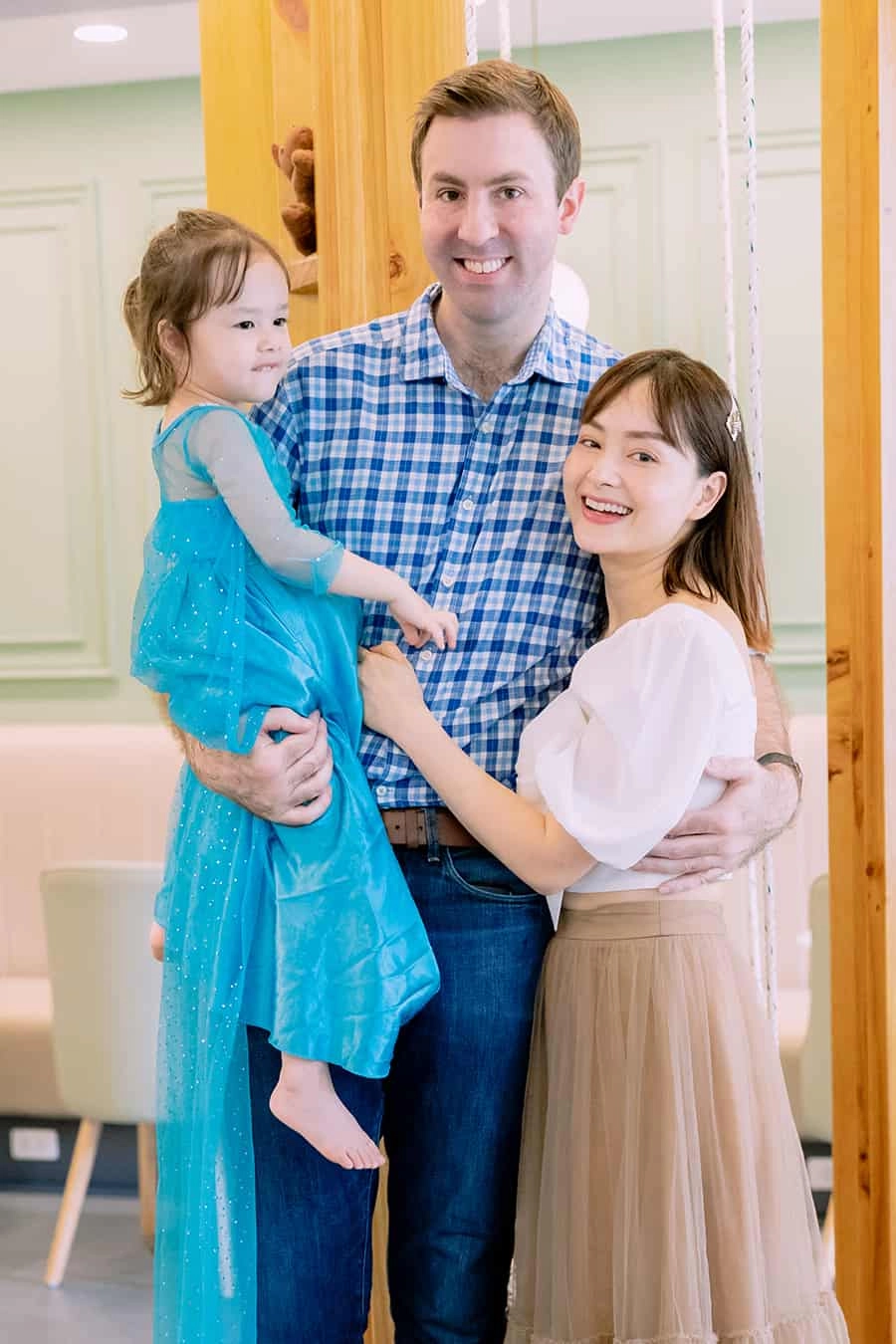 những thiên thần áo trắng 12 năm nhã phương chồng chiều con ngoan mai phương làm nhiều người xót xa - 10