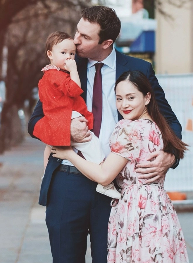 những thiên thần áo trắng 12 năm nhã phương chồng chiều con ngoan mai phương làm nhiều người xót xa - 11