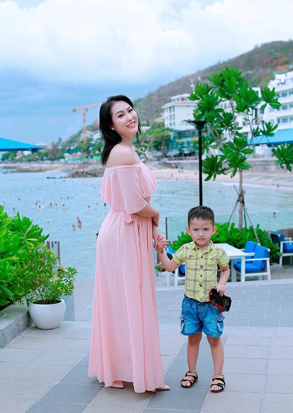 những thiên thần áo trắng 12 năm nhã phương chồng chiều con ngoan mai phương làm nhiều người xót xa - 15