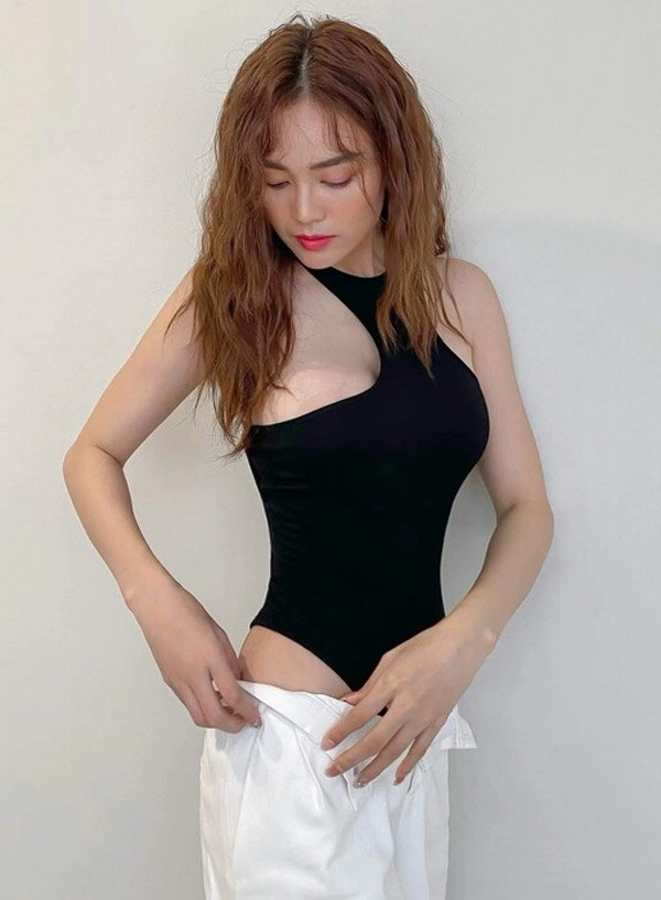 Ninh dương lan ngọc diện bikini nhỏ xíu khoe body chuẩn không thua hoa hậu - 20