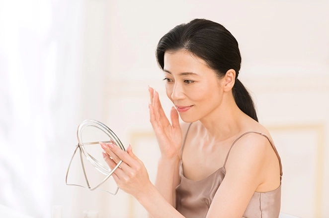 Níu tuổi xuân bằng 20 lần dao kéo lê giang vẫn khó tránh khỏi khuyết điểm làn da tuổi u50 - 11