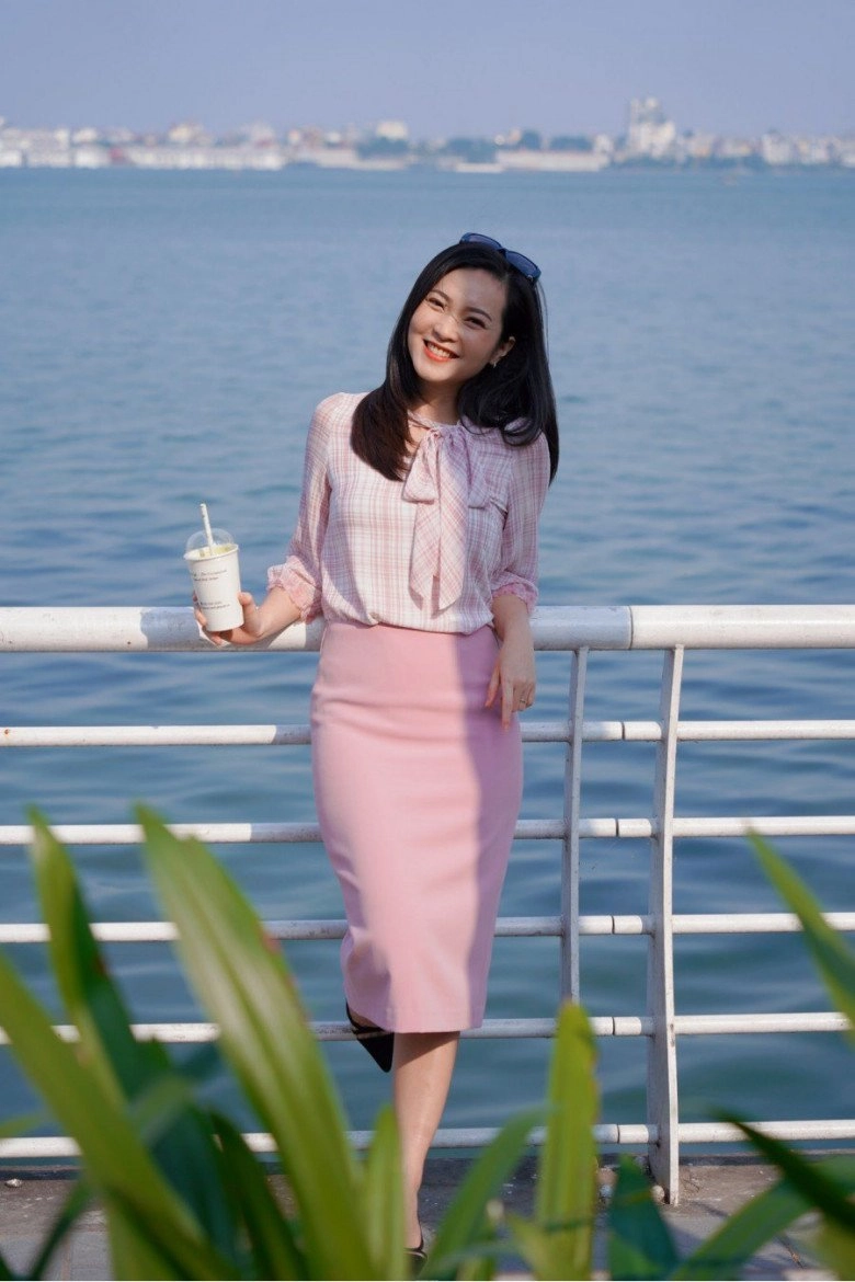 Nối gót mc hoài anh phương thảo là mỹ nhân vtv tạo dấu ấn đặc biệt với áo dài - 11