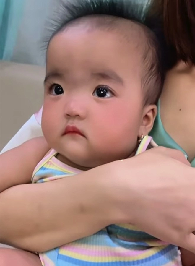 Nỗi khổ của vợ mạc văn khoa khi nuôi con trong biệt thự 50 tỷ vườn to nhà rộng - 1