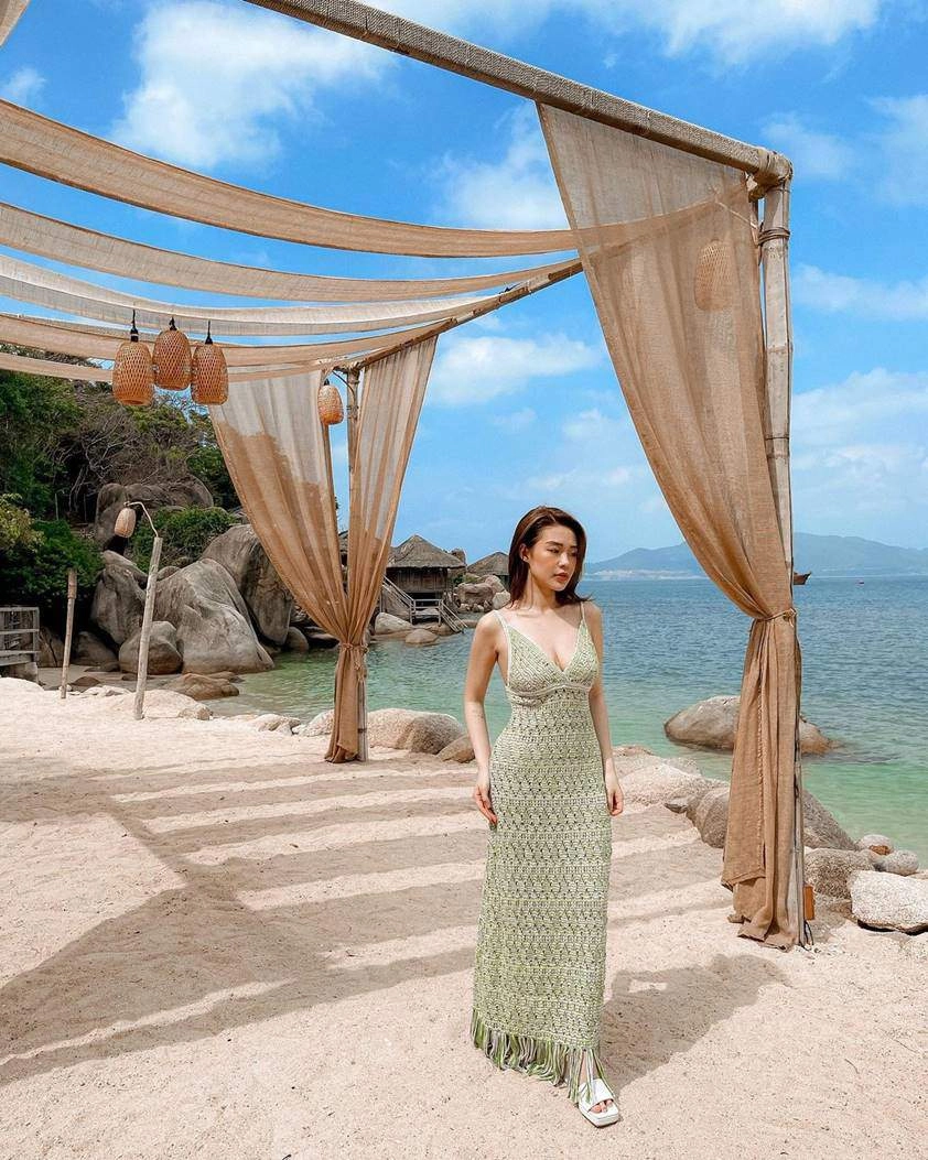 Nóng bỏng như tóc tiên mà khi chụp hình cùng hội mẹ bỉm vẫn bị giật sóng - 9