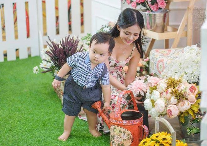 Nữ btv đóng cảnh nóng khi chưa đủ 18 tuổi đến20 tuổi làm mẹ đơn thân - 5