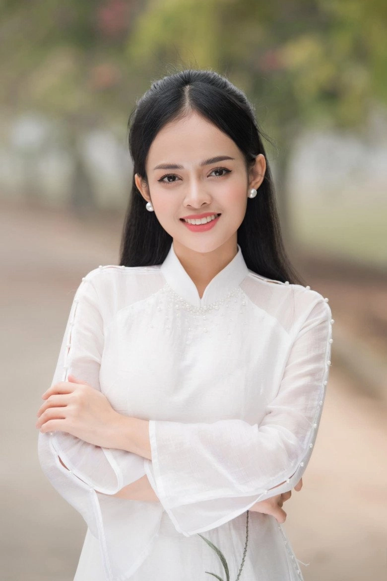 Nữ btv đóng cảnh nóng khi chưa đủ 18 tuổi đến20 tuổi làm mẹ đơn thân - 6