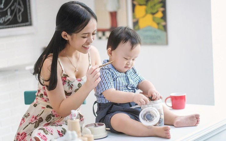 Nữ btv đóng cảnh nóng khi chưa đủ 18 tuổi đến20 tuổi làm mẹ đơn thân - 7