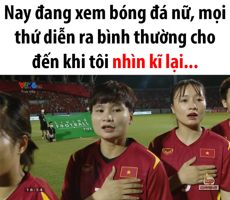 Nữ cầu thủ giành cúp vàng sea games 31 được ví như em gái quang hải góc nghiêng trông càng giống - 2