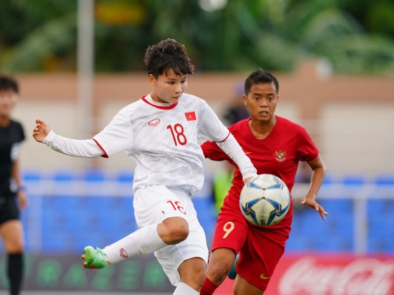 Nữ cầu thủ giành cúp vàng sea games 31 được ví như em gái quang hải góc nghiêng trông càng giống - 5