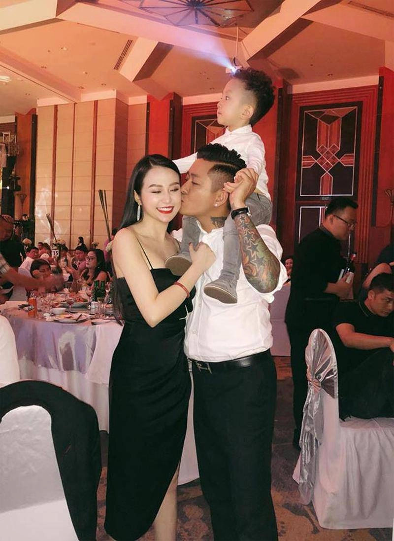 Nữ chủ tịch gợi cảm ngồi cạnh núi tiền mẹ 3 con trả lương tháng cho tuấn hưng - 3