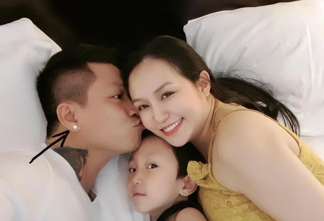 Nữ chủ tịch gợi cảm ngồi cạnh núi tiền mẹ 3 con trả lương tháng cho tuấn hưng - 17