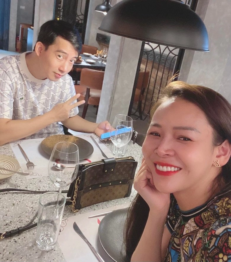 Nữ đại gia đóng cảnh nóng với bạn trai á hậu phương nga chồng hơn 9 tuổi chăm con giỏi hơn vợ - 4
