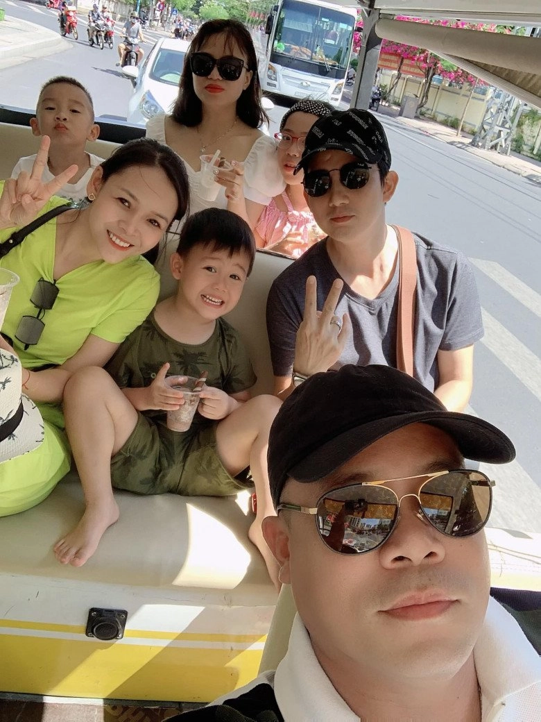 Nữ đại gia đóng cảnh nóng với bạn trai á hậu phương nga chồng hơn 9 tuổi chăm con giỏi hơn vợ - 7