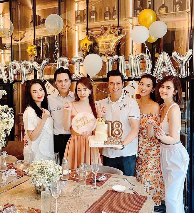 Nữ diễn viên nổi bật khi chụp cùng việt anh quỳnh nga có con trai chủ tịch 2 công ty - 1