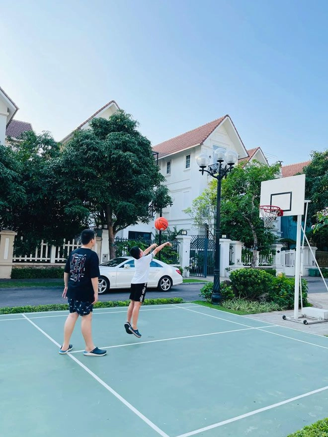 Nữ diễn viên nổi bật khi chụp cùng việt anh quỳnh nga có con trai chủ tịch 2 công ty - 13