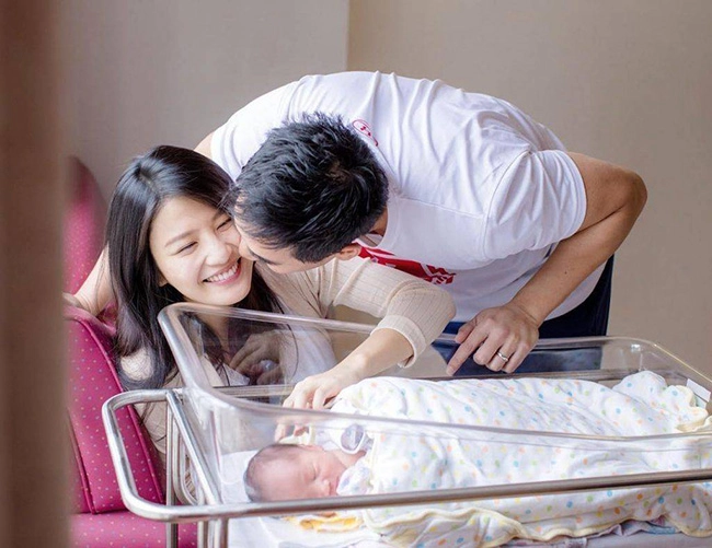 Nữ hlv mặc áo tắm đẹp nhất nhì xứ đài đẻ con xong chồng ngắm không rời mắt - 5