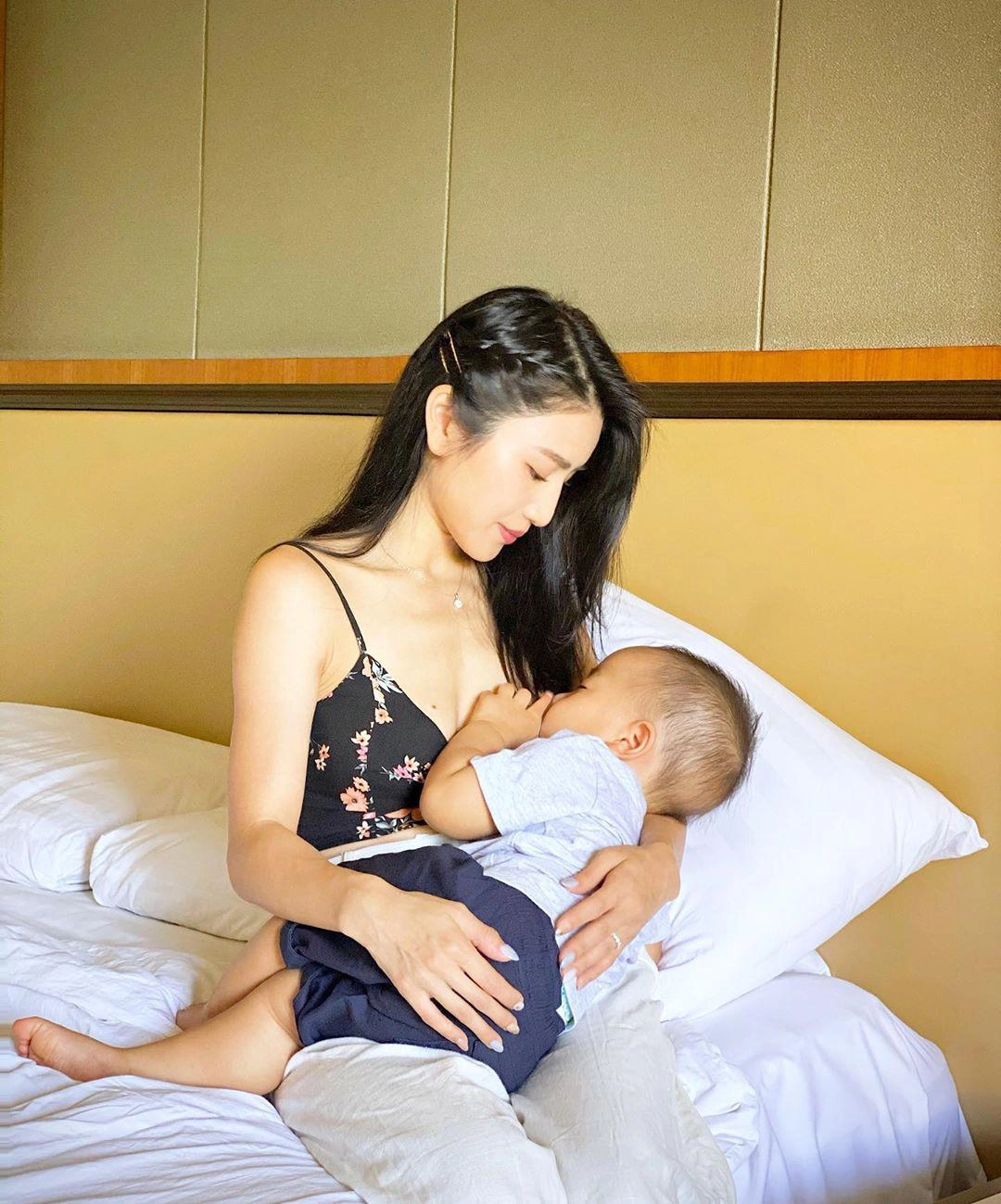 Nữ hlv mặc áo tắm đẹp nhất nhì xứ đài đẻ con xong chồng ngắm không rời mắt - 6