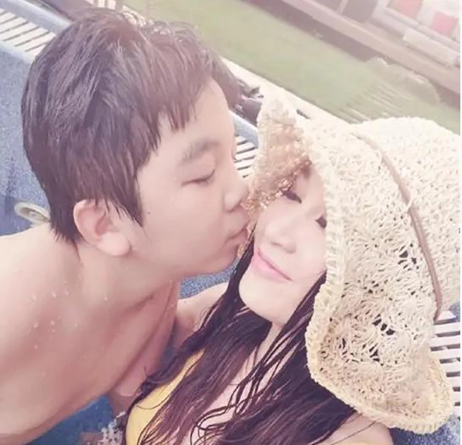 Nữ hoàng phim 18 phan kim liên u60 trẻ đẹp đỏ mặt cảnh thân mật quá đà bên con trai - 5