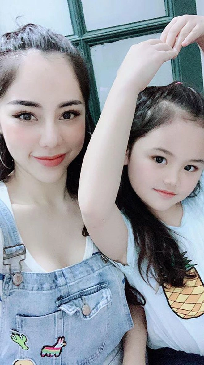 Nữ mc nóng bỏng nhất nhì vtv bị nói sửa hết rồi khuôn mặt con gái nói lên sự thật - 10