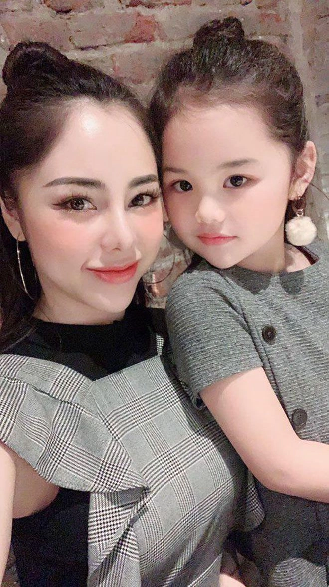 Nữ mc nóng bỏng nhất nhì vtv bị nói sửa hết rồi khuôn mặt con gái nói lên sự thật - 11