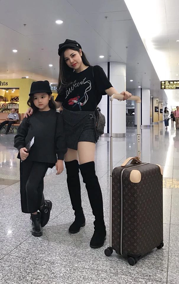 Nữ mc xinh nhất nhì vtv làm mẹ đơn thân gợi cảm được trai tân kém 6 tuổi mê đắm - 12