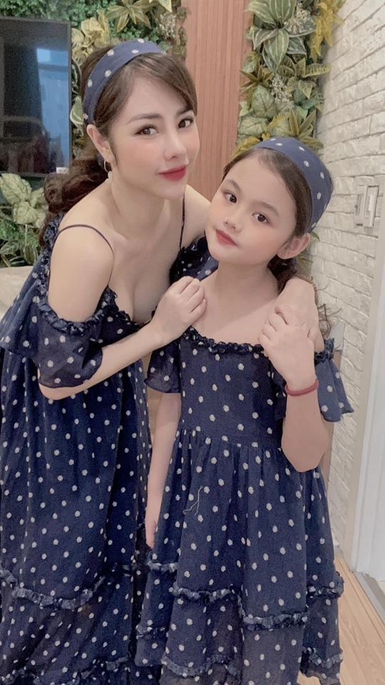 Nữ mc xinh nhất nhì vtv làm mẹ đơn thân gợi cảm được trai tân kém 6 tuổi mê đắm - 14