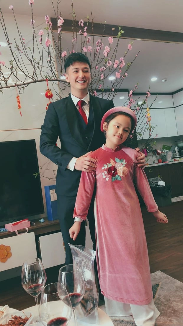 Nữ mc xinh nhất nhì vtv làm mẹ đơn thân gợi cảm được trai tân kém 6 tuổi mê đắm - 20