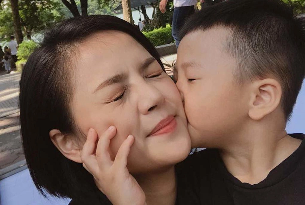 Nữ phụ hương vị tình thân hút sữa cho con toàn ra máu nay làm mẹ đơn thân giàu sang - 7