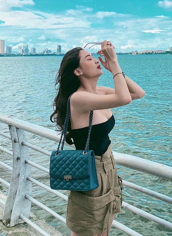Nữ phụ phim về nhà đi con ăn mặc quyến rũ mê hàng hiệu sau ồn ào lộ clip - 6
