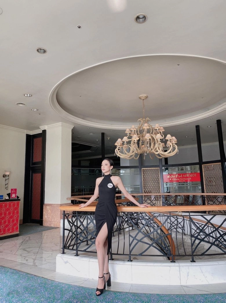 Nữ sinh hạ long cao 1m82 mặc đơn giản thần thái như tổng tài vóc dáng miễn chê - 7