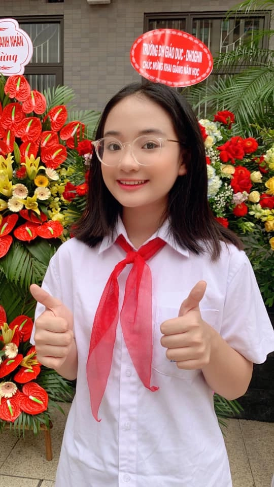 Nữ sinh hà nội chiếm sóng đài vtv vì quá xinh có mối quan hệ đặc biệt với phương oanh quỳnh búp bê - 5