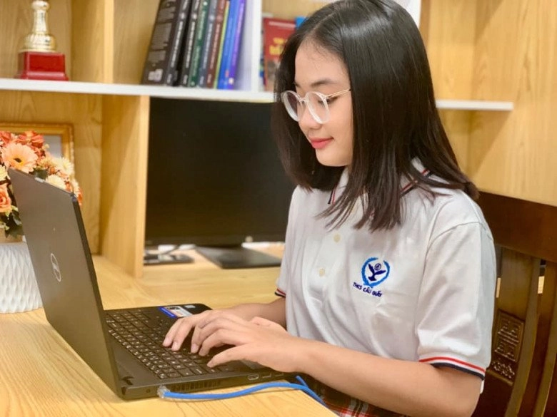 Nữ sinh hà nội chiếm sóng đài vtv vì quá xinh có mối quan hệ đặc biệt với phương oanh quỳnh búp bê - 11