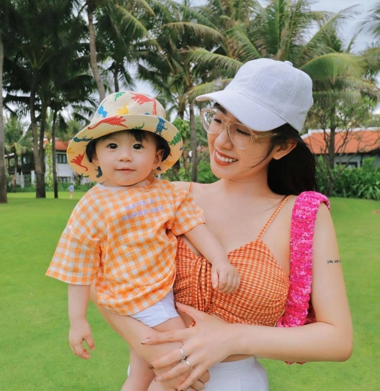 Nữ sinh sáng lên giảng đường đh tối về chăm con đẹp sang chảnh sắm nhà tậu xe hơi bạc tỷ - 5