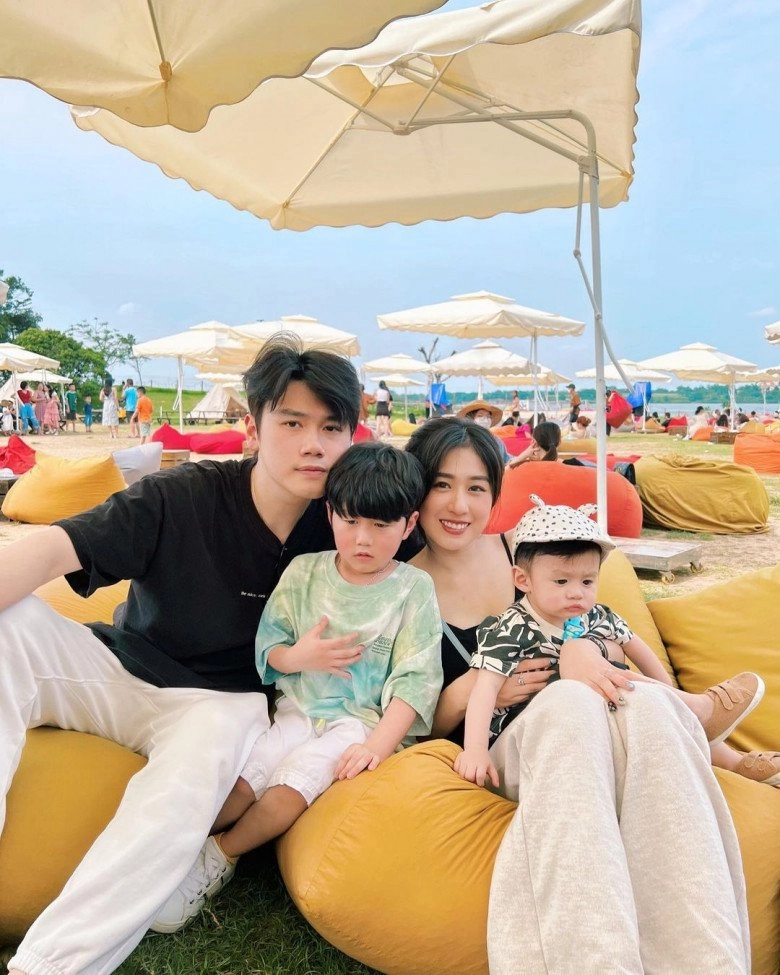 Nữ sinh sáng lên giảng đường đh tối về chăm con đẹp sang chảnh sắm nhà tậu xe hơi bạc tỷ - 19